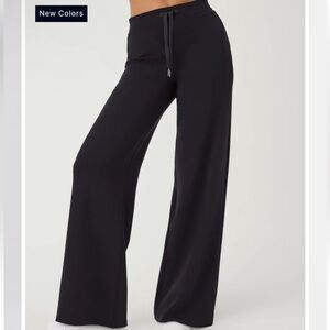 NEW SPANX air essentials wide leg pant in very black